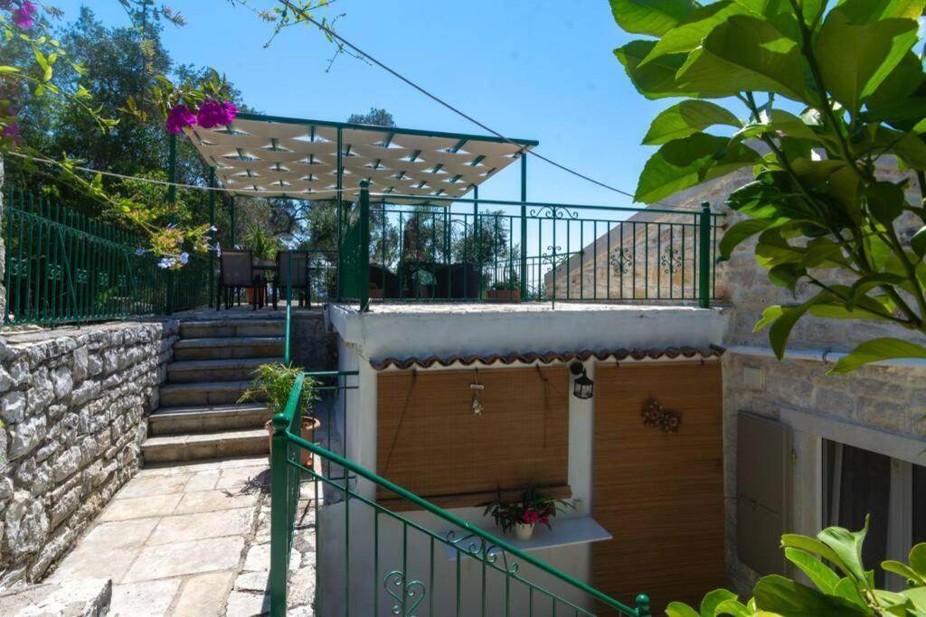 Thanos Cottage Vlachopoulatika Bagian luar foto