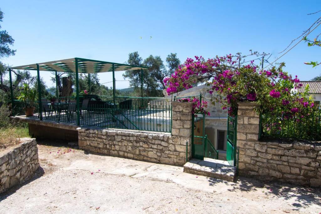 Thanos Cottage Vlachopoulatika Bagian luar foto